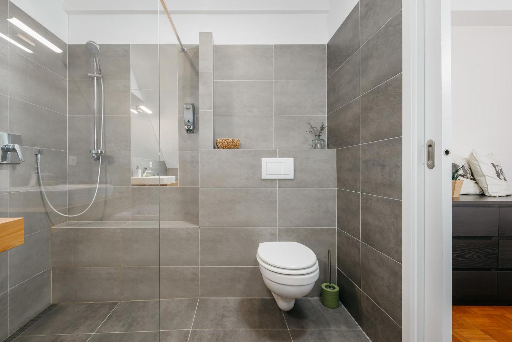 Roy 2 Bdr Apartment With Prague Castle View, Parking & Ac Eksteriør bilde