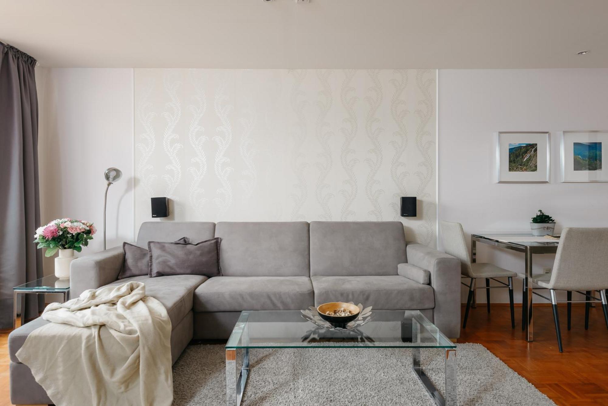 Roy 2 Bdr Apartment With Prague Castle View, Parking & Ac Eksteriør bilde